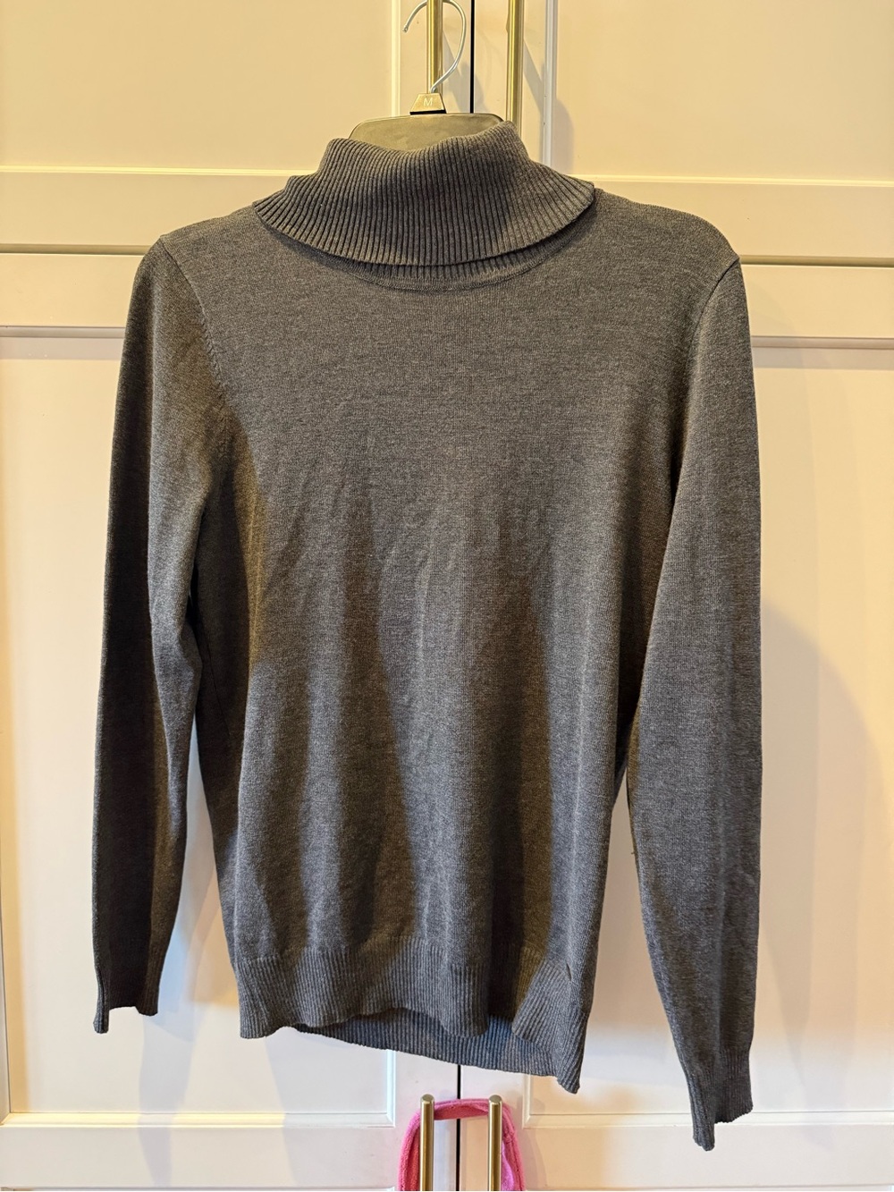 Women’s Classic Calvin Klein Gray Turtleneck Sweater medium